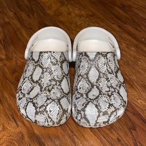 SNAKESKIN CROCS